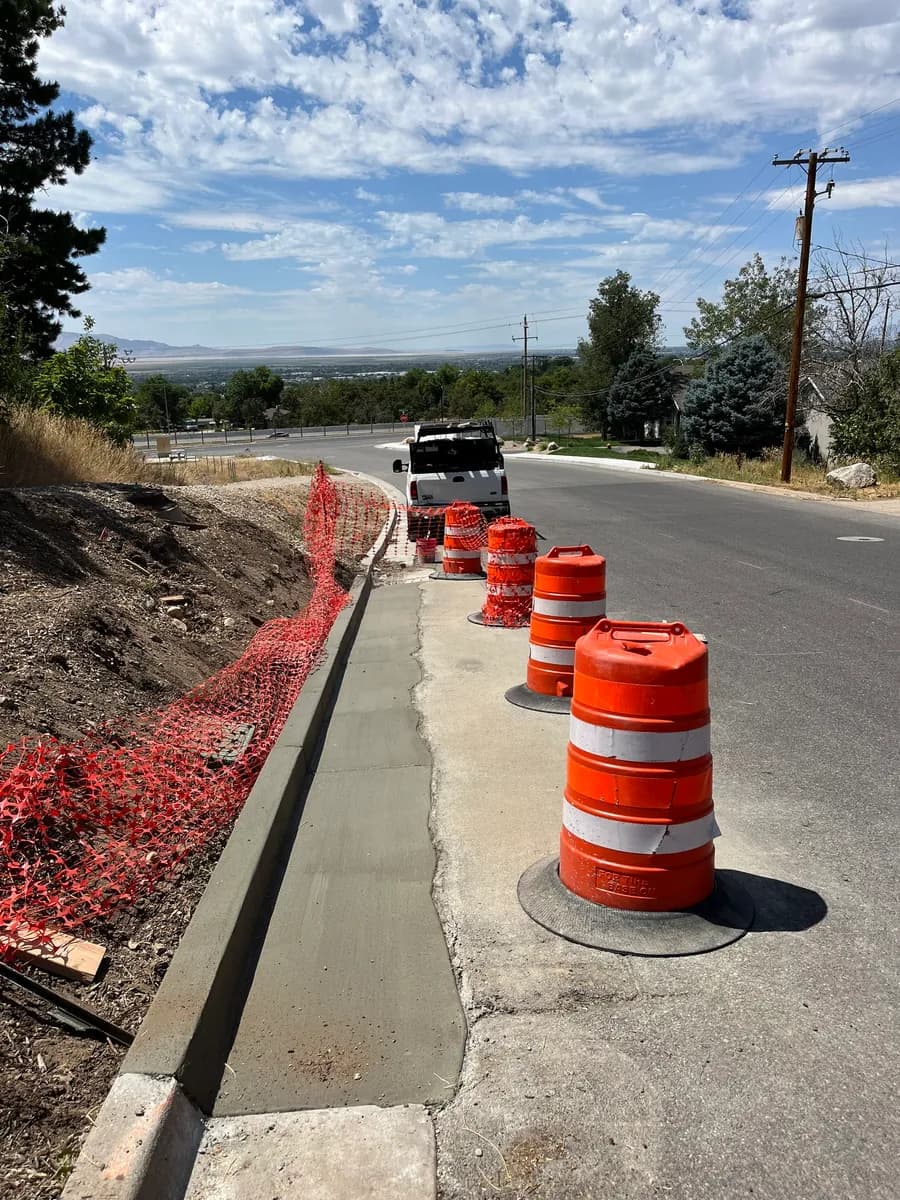 Concrete Sidewalk & Curb