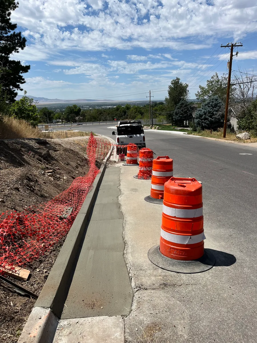 Concrete Sidewalk & Curb